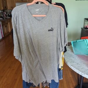 Puma gray vneck logo tshirt 4XL
